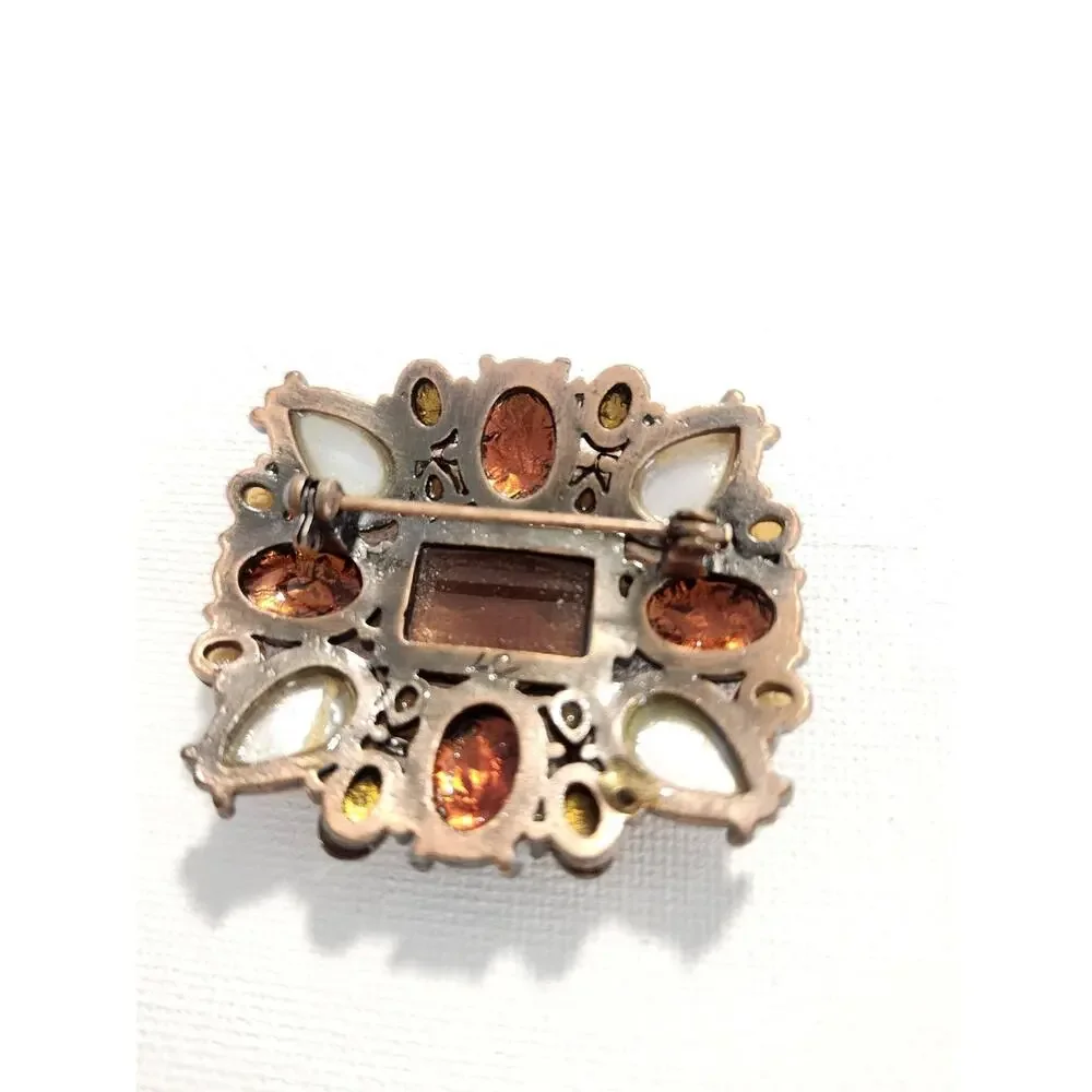 Vintage Liz Claiborne Lucite Brooch: Copper-toned setting